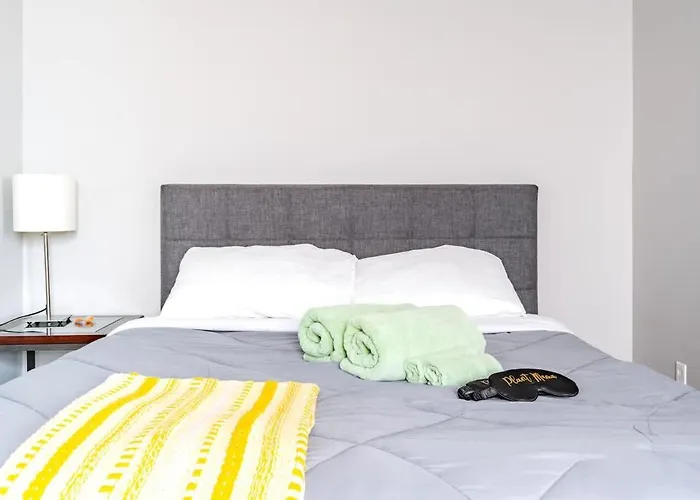 Сasa de vacaciones Casa Quatro By Jungle House Near Convention Center Osu & Nationwide Arena Walk To High Street Downtown & Short North 5 800reviews Private Parking *